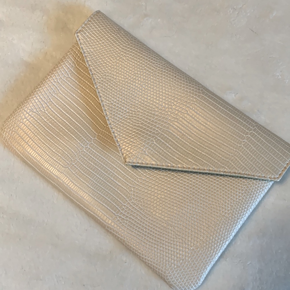Ivory ipsy makeup bag